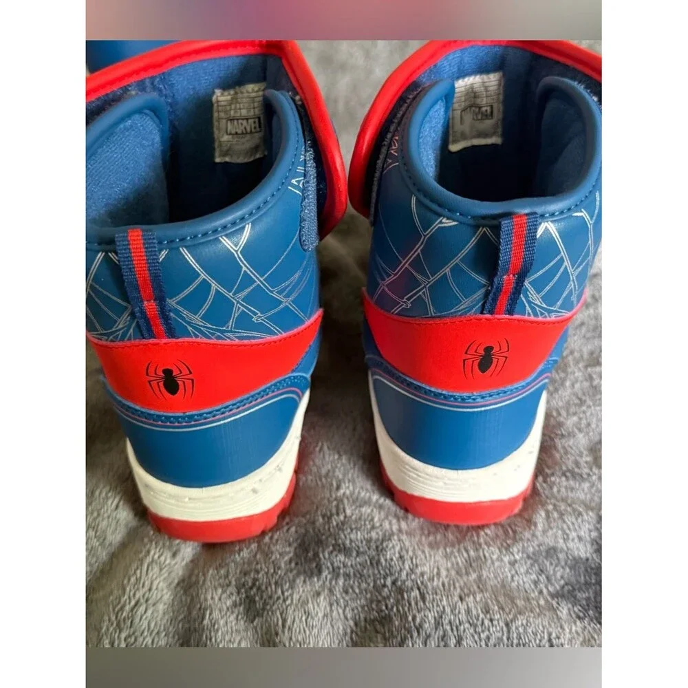 Marvel kids snow
